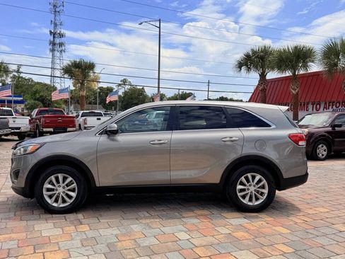 Used 2017 Kia Sorento L FWD image 9