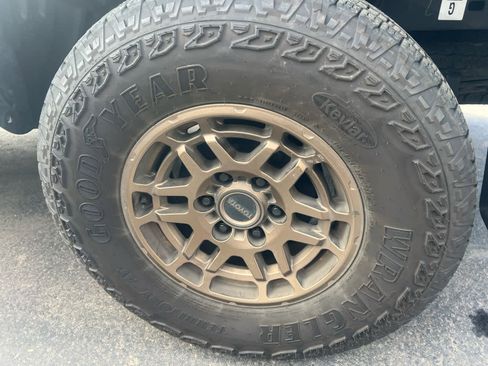 Used 2023 Toyota Tacoma 4x4 Double Cab w/ Trail Edition image 8