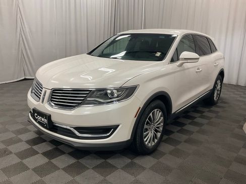 Used 2017 Lincoln MKX Select w/ Select Plus Package AWD/4WD image 8