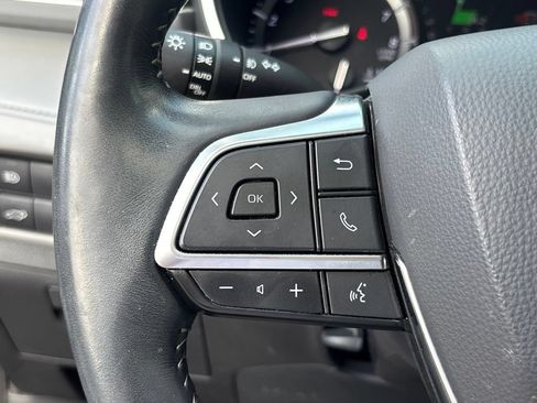 Used 2020 Toyota Highlander XLE FWD image 22
