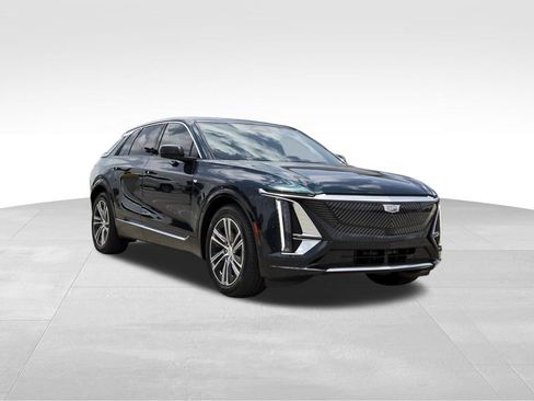 New 2026 Cadillac Lyriq Luxury AWD/4WD image 1