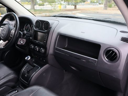Used 2012 Jeep Compass Limited w/ Sun/Sound Group AWD/4WD image 17