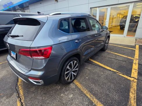 Used 2022 Volkswagen Taos SE image 4