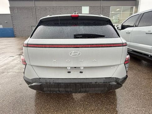 Used 2024 Hyundai Kona SEL AWD/4WD image 5