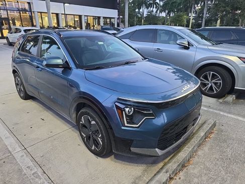 Used 2024 Kia Niro Wind FWD image 2