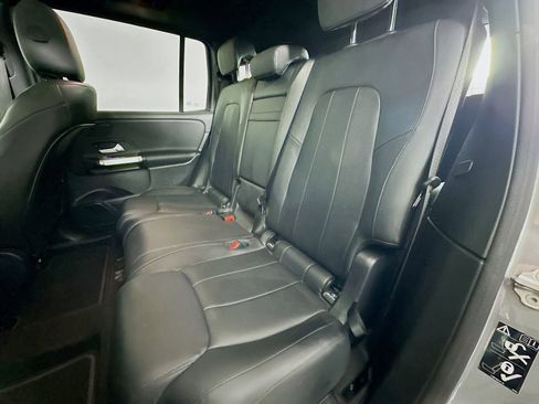 Used 2022 Mercedes-Benz EQB 350 4MATIC image 25