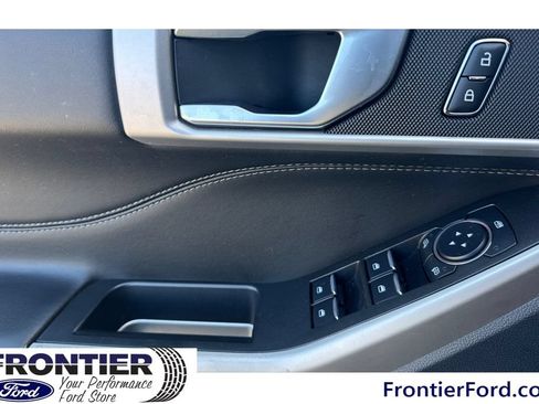 Used 2023 Ford Explorer XLT RWD image 13