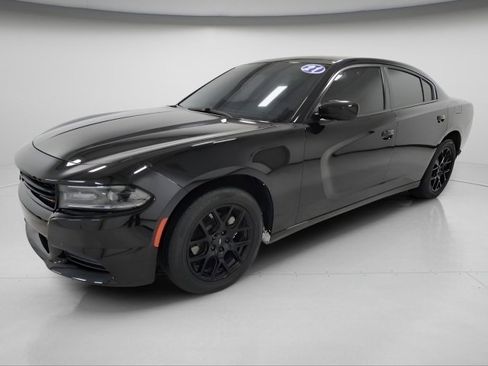 Used 2021 Dodge Charger SXT w/ Cold Weather Package image 9