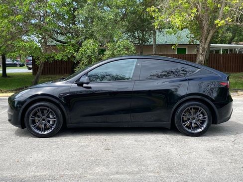 Used 2024 Tesla Model Y Long Range image 5