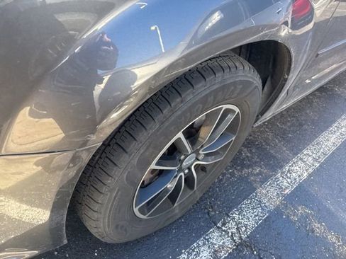 Used 2017 Dodge Grand Caravan SE image 11