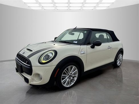 Used 2019 MINI Cooper S w/ Premium Package image 4