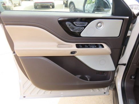 Used 2021 Lincoln Aviator Reserve w/ Equipment Group 202A image 25