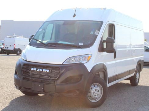 New 2025 RAM ProMaster 2500 w/ Convenience Group FWD image 11