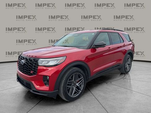 Used 2025 Ford Explorer ST image 1