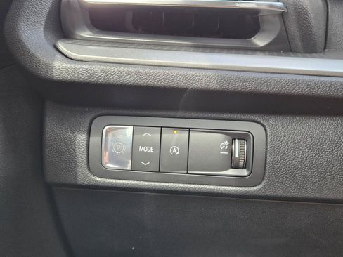 Used 2026 Chevrolet Traverse LT FWD image 22