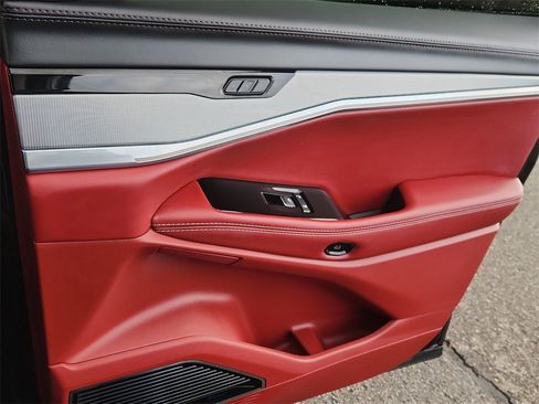 Used 2024 Jeep Wagoneer Launch Edition image 14