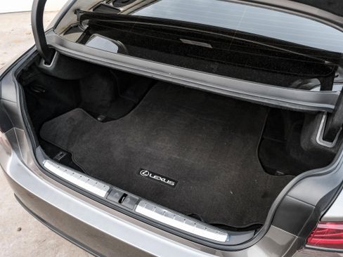 Used 2021 Lexus LS 500 w/ Accessory Package (Z1) image 55