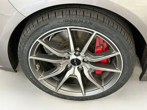 Used 2025 Genesis G70 2.5T AWD/4WD image 35