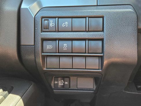 Used 2024 Toyota Tacoma SR5 AWD/4WD image 33