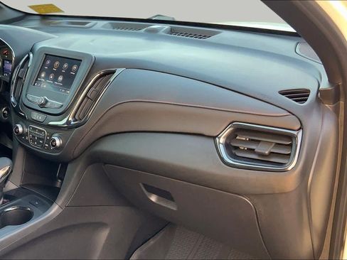 Used 2022 Chevrolet Equinox RS w/ LPO, Floor Liner Package FWD image 17