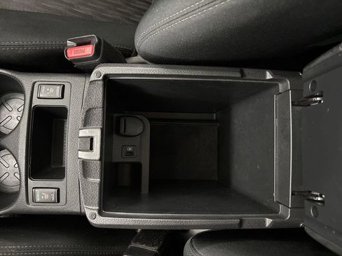 Used 2019 Nissan Rogue SV image 52