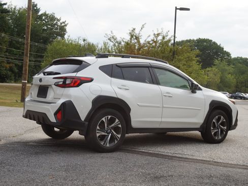 Used 2024 Subaru Crosstrek 2.0i Premium AWD/4WD image 5