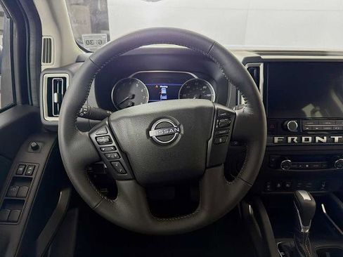 Certified 2025 Nissan Frontier SV w/ SV Convenience Package image 9