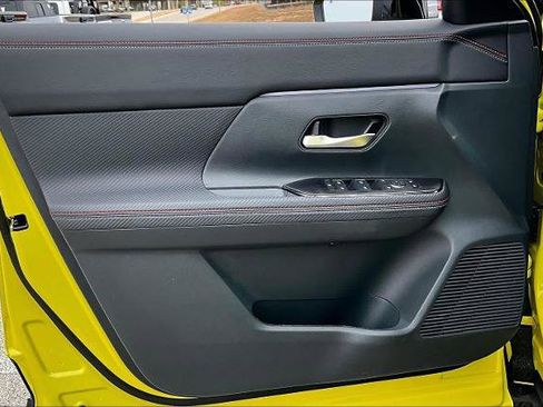 Certified 2025 Nissan Kicks SR w/ Illumination Package image 22