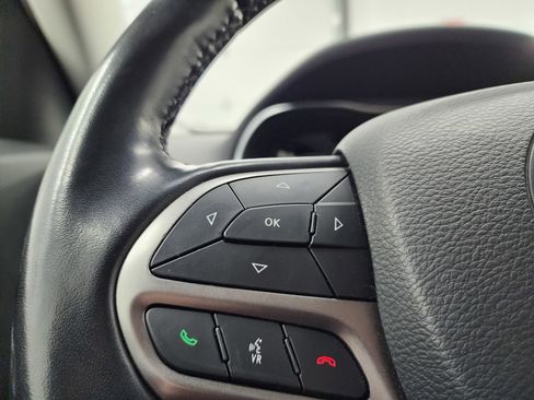 Used 2020 Jeep Cherokee Limited image 15