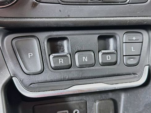 Used 2021 GMC Terrain SLE w/ Driver Convenience Package AWD/4WD image 16