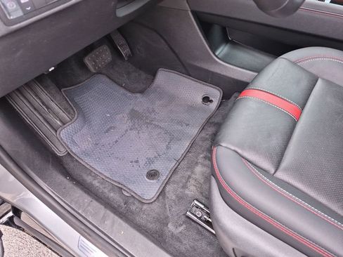 Used 2024 Chevrolet Traverse RS image 20