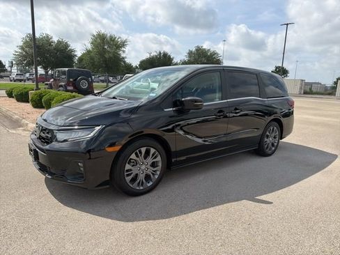 Certified 2026 Honda Odyssey Touring image 1