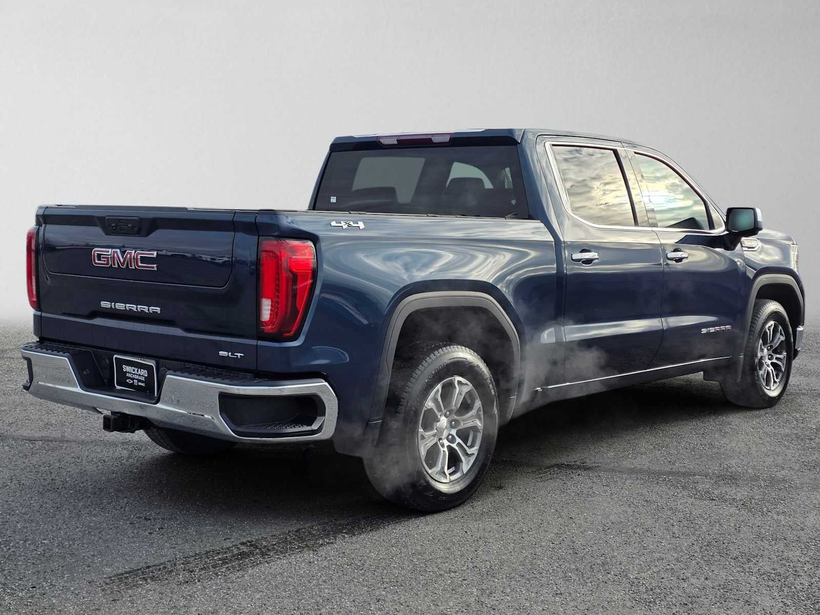 Certified 2022 GMC Sierra 1500 SLT AWD/4WD image 3