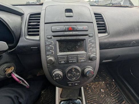 Used 2012 Kia Soul + FWD image 34