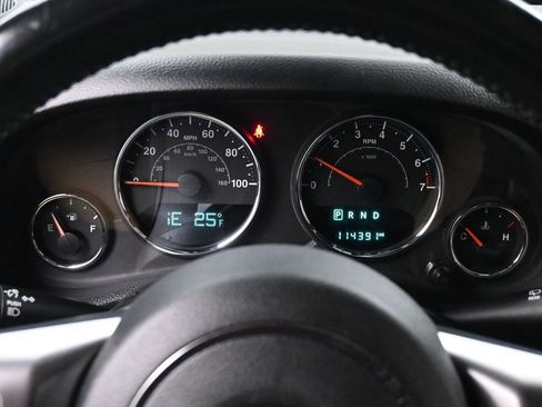 Used 2018 Jeep Wrangler Unlimited Altitude image 24