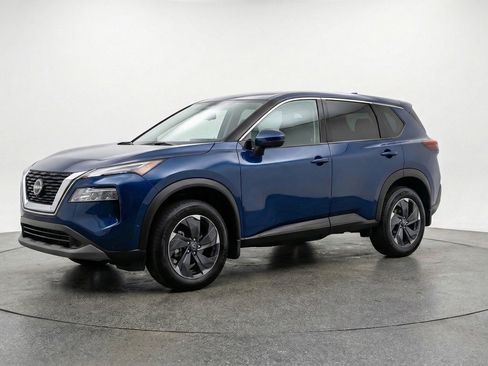 Used 2025 Nissan Rogue SV AWD/4WD image 3