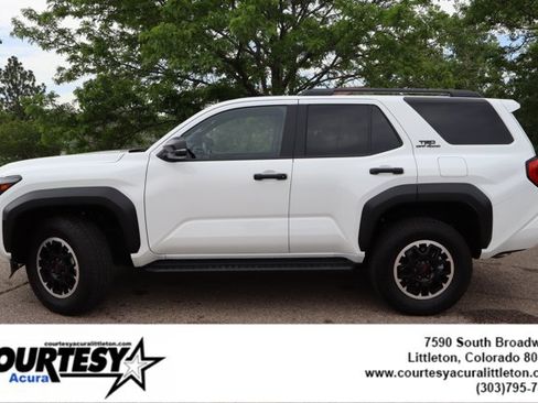 Used 2025 Toyota 4Runner TRD Off-Road AWD/4WD image 3