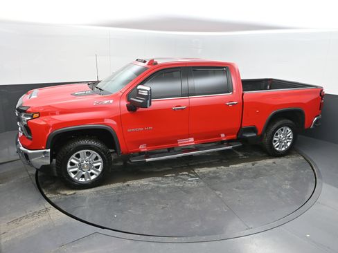 Used 2024 Chevrolet Silverado 2500 LTZ w/ LTZ Plus Package image 33