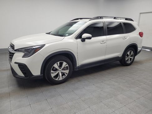 Used 2023 Subaru Ascent Premium image 2