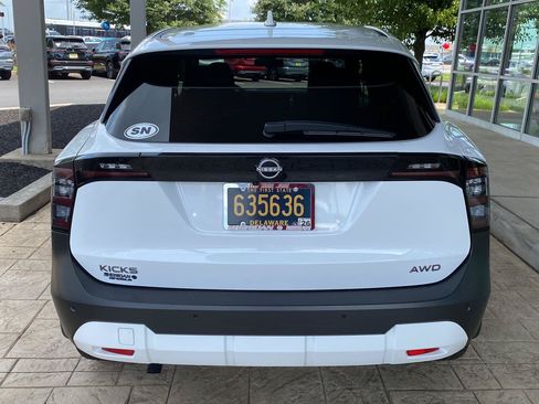 Certified 2025 Nissan Kicks SV AWD/4WD image 6