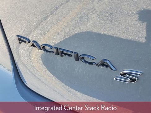 Used 2023 Chrysler Pacifica Touring-L w/ S Appearance Package AWD/4WD image 7