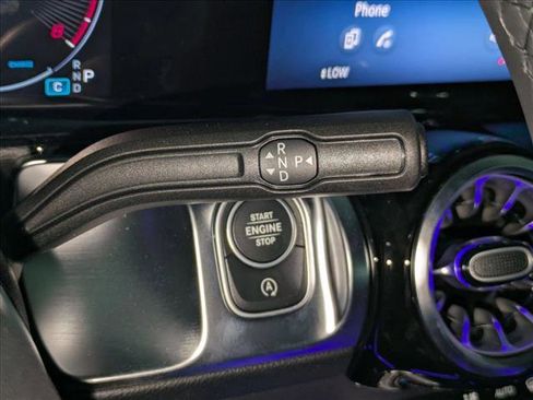 New 2025 Mercedes-Benz GLB 250 image 12