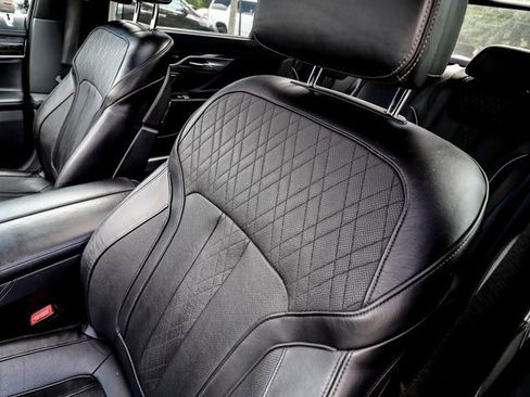 Used 2017 BMW 750i xDrive image 52