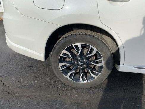 Used 2018 Mitsubishi Outlander GT image 13