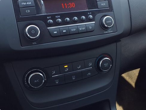 Used 2017 Nissan Sentra S image 6