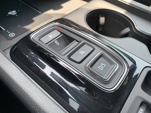 Used 2025 Honda Pilot TrailSport image 26