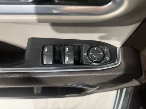 Used 2025 GMC Sierra 1500 SLE AWD/4WD image 19
