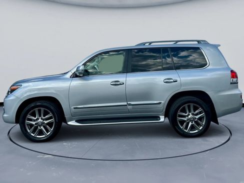 Used 2015 Lexus LX 570 4WD image 3