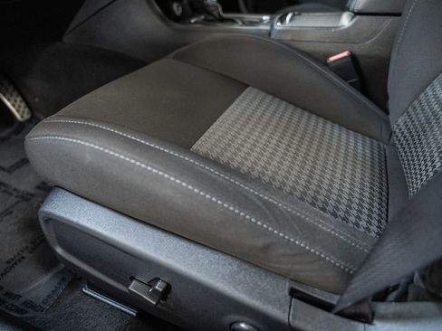 Used 2022 Dodge Charger GT w/ Blacktop Package image 40