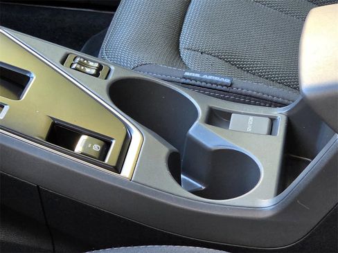 Used 2024 Subaru Crosstrek 2.0i Premium image 24